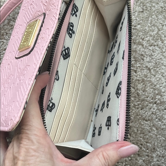 Juicy Couture Pink Embossed Crossbody Bag - Picture 3 of 5